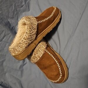 Woman's Size 5-6 | Dearfoam House Slippers